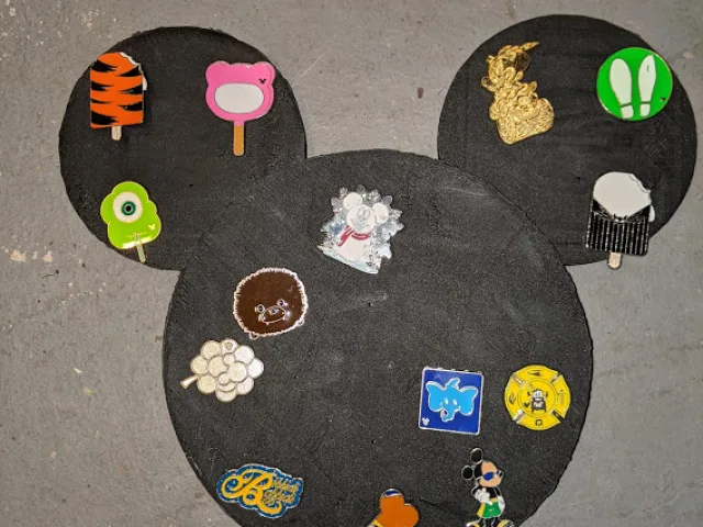 Mickey Head Pin Display – Free 3D Model STL