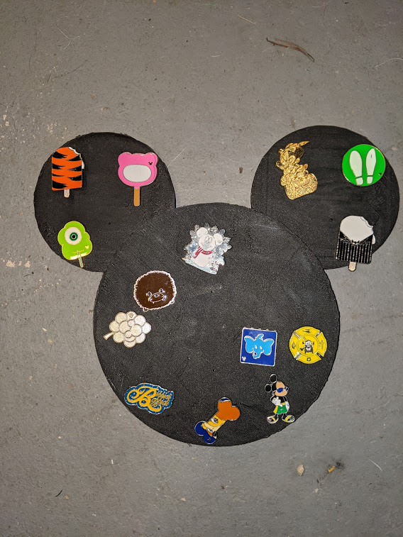 Mickey Head Pin Display – Modelo 3D imprimible de Thingiverse