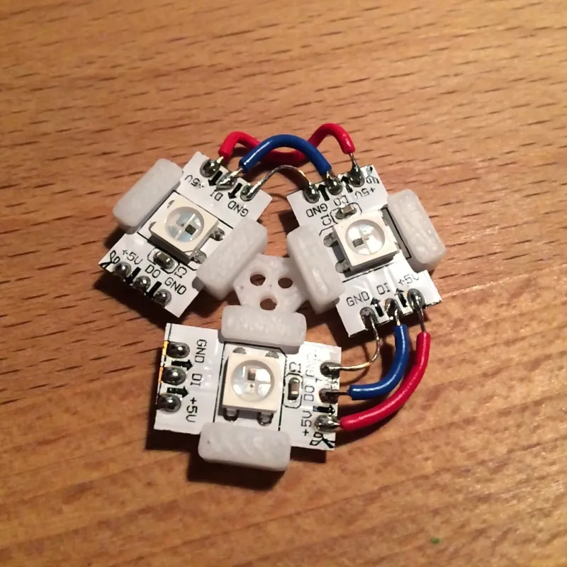 Neopixel Triplet – 3D-printbaar model van Thingiverse